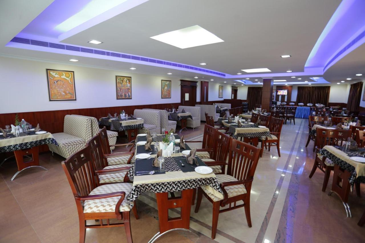 Hotel White City North Paravur ภายนอก รูปภาพ