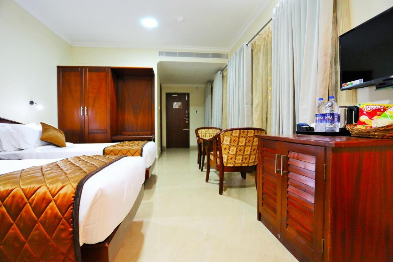 Hotel White City North Paravur ภายนอก รูปภาพ