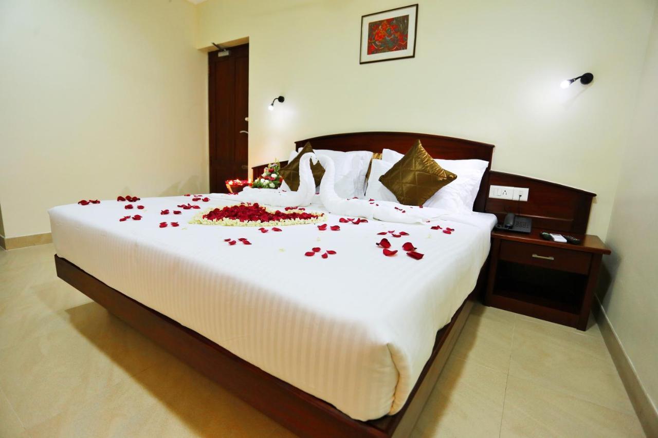 Hotel White City North Paravur ภายนอก รูปภาพ