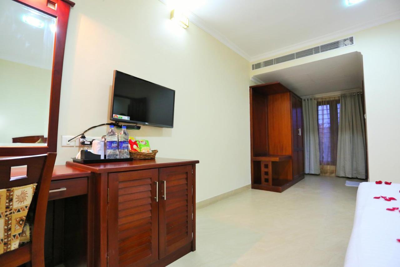 Hotel White City North Paravur ภายนอก รูปภาพ